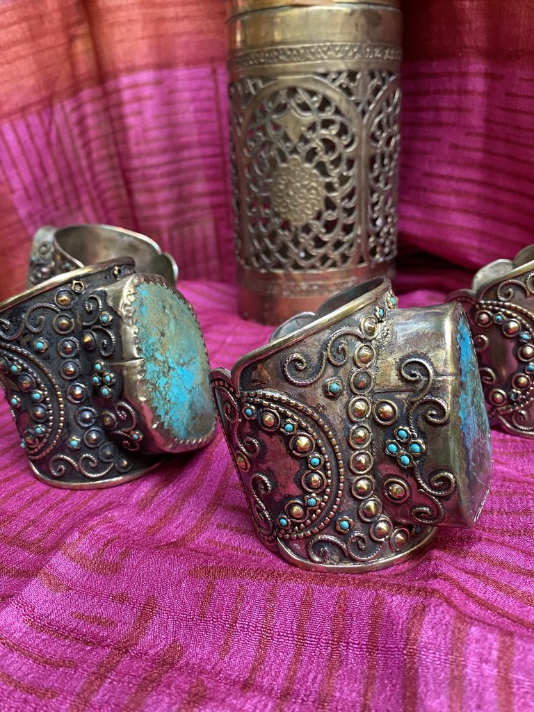 TURQUOISE POWER CUFF