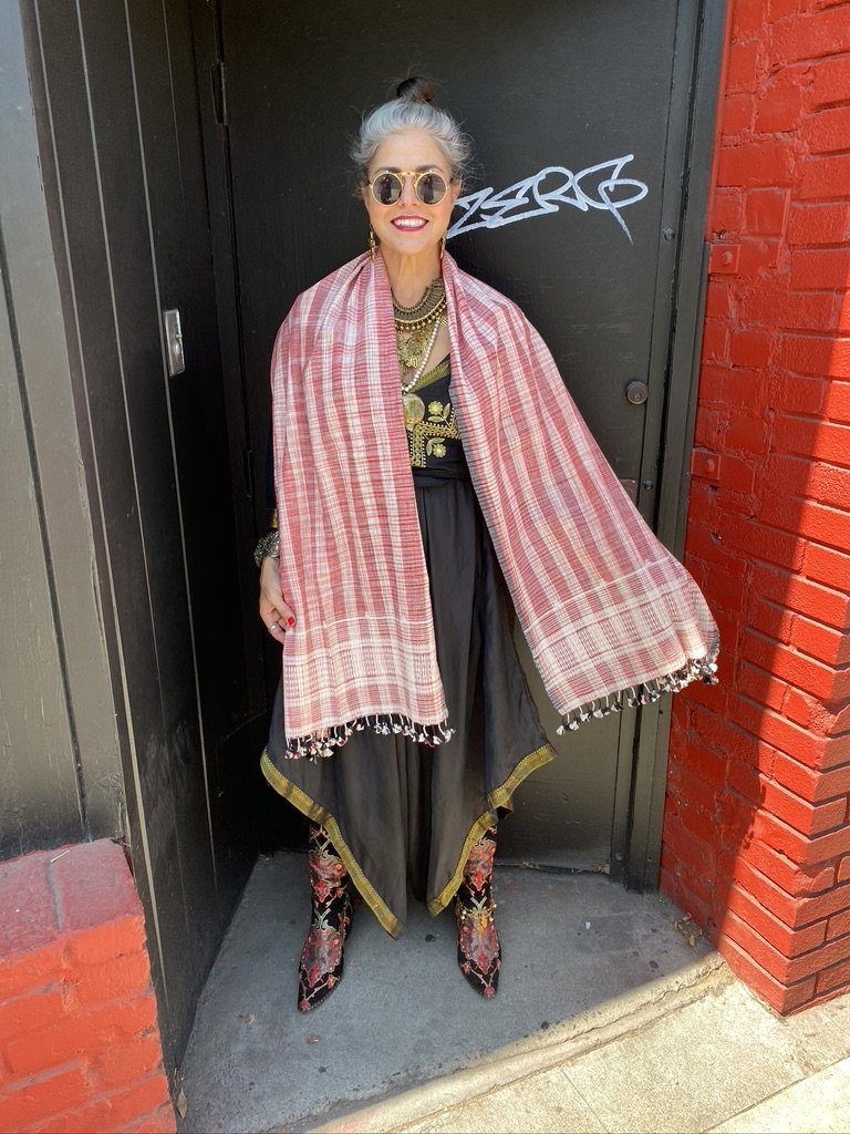 HANDLOOMED COTTON STOLE IN MUTED RED AND GREY