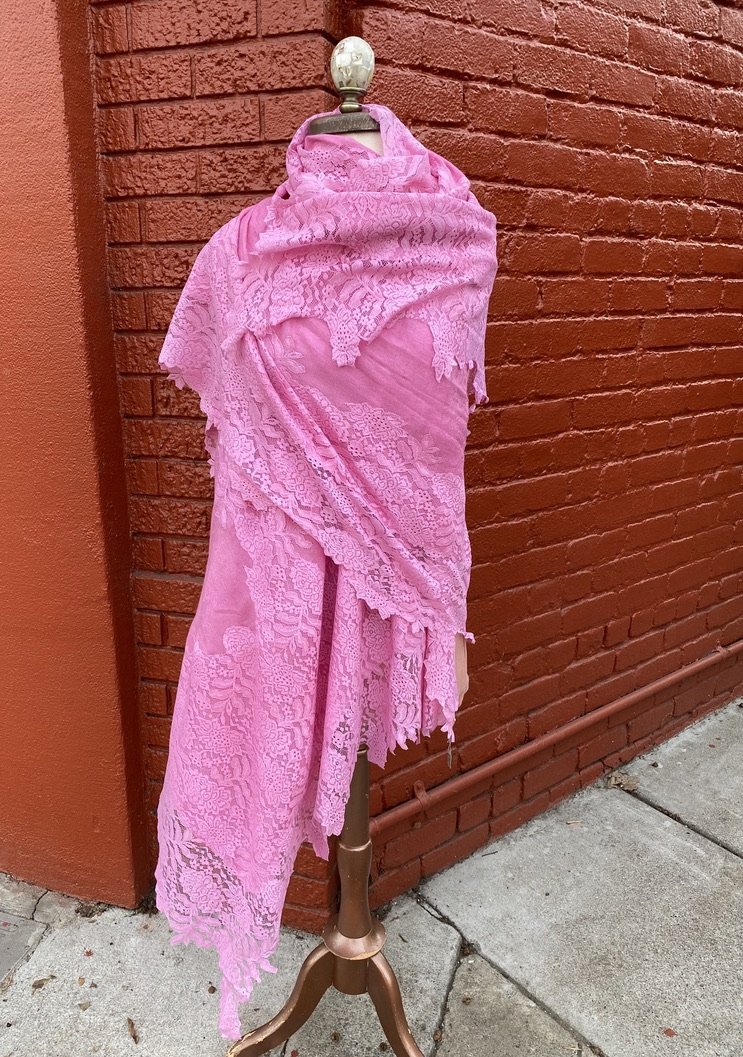 Soft Pashmina Lace Shawl wool rose pink Andrea Serrahn Serrahna