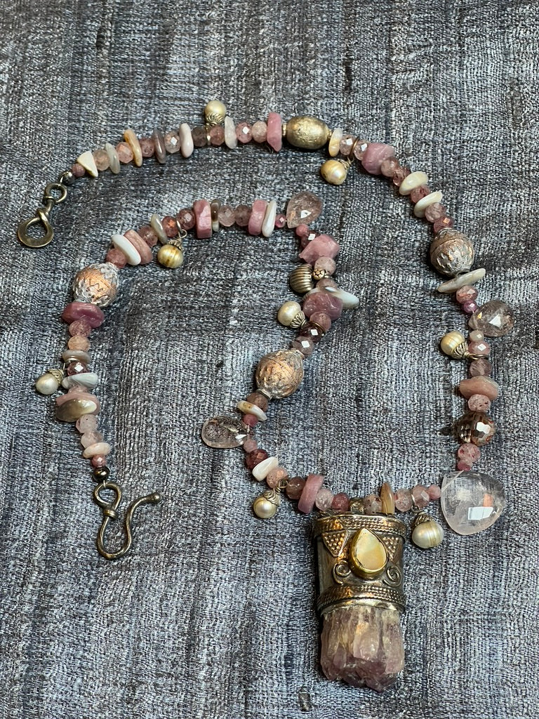 MAGICAL QUARTZ AMETHYST NECKLACE