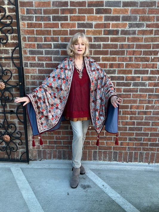 Hand-embroidered silk masterpiece shawl cotton lining tassels Andrea Serrahn Serrahna