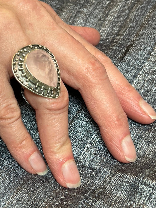 ROSES ARE PINK QUARTZ RING