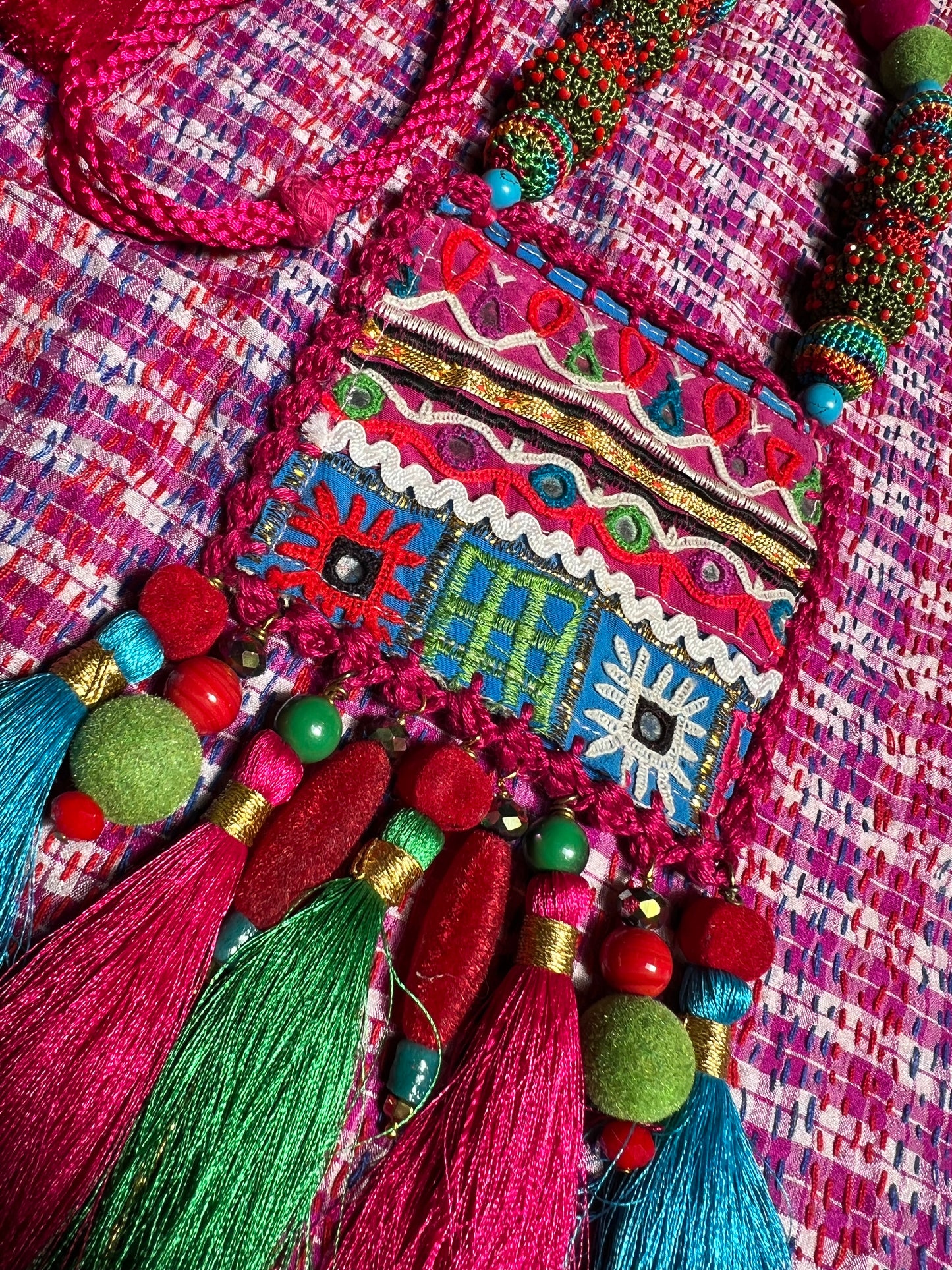 CHOLI TASSEL NECKPIECE