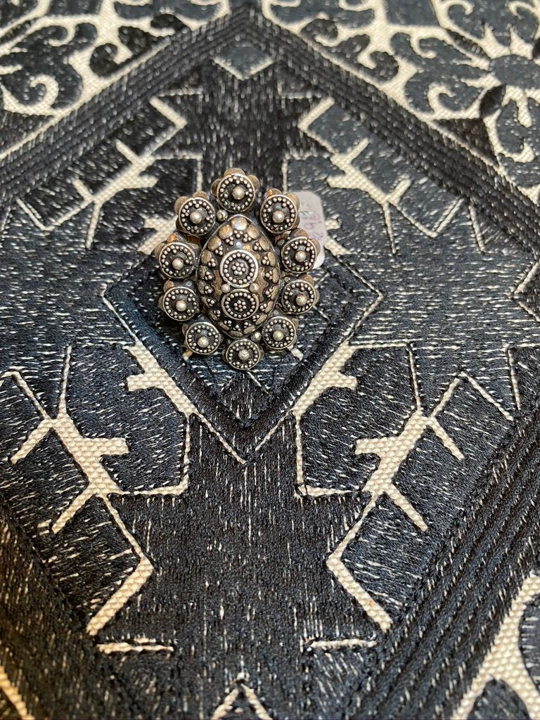 Silver portrait oval granulation sterling work Andrea Serrahn Serrahna