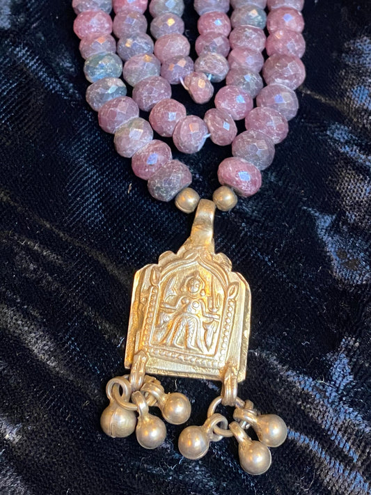 DURGA SAPPHIRE NECKLACE