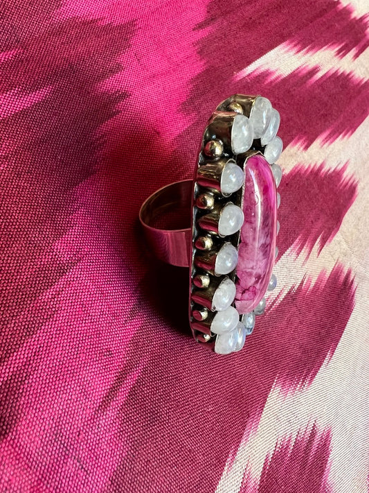 PINK MOON PORTRAIT RING