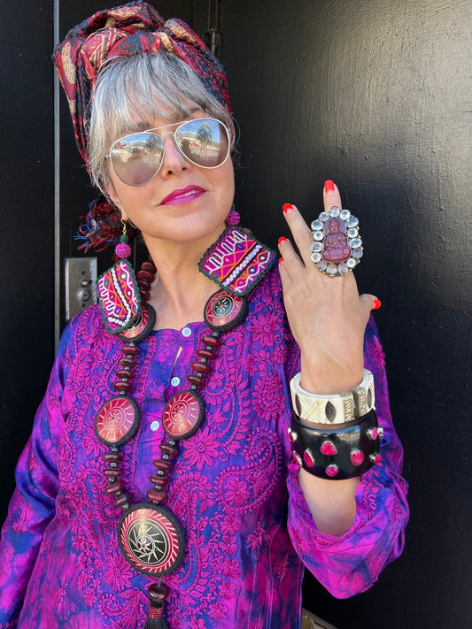 HAND-CARVED TRIBAL BUTTON KUTCHI NECKLACE