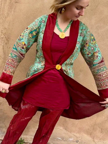 ROMANTIC GILDED AND EMBROIDERED SWING COAT