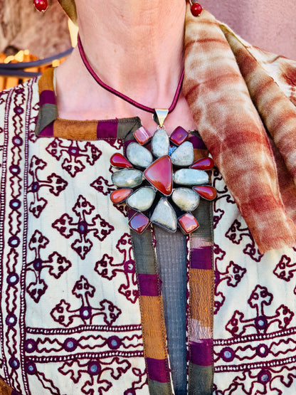 AVENTURINE AND AGATE MAMMOTH PENDANT