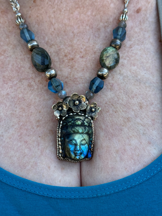 LABRADORITE FLASH QUANYIN NECKLACE