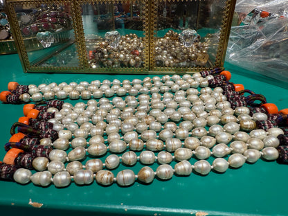 KNOTTED DIRTY PEARL BRACELETS