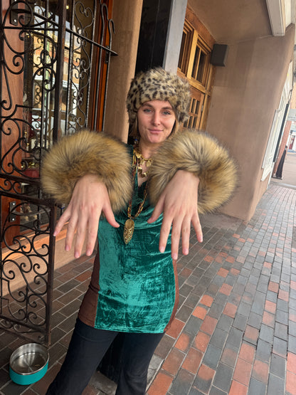 MONGOLIAN CURLY LAMB CUFFS