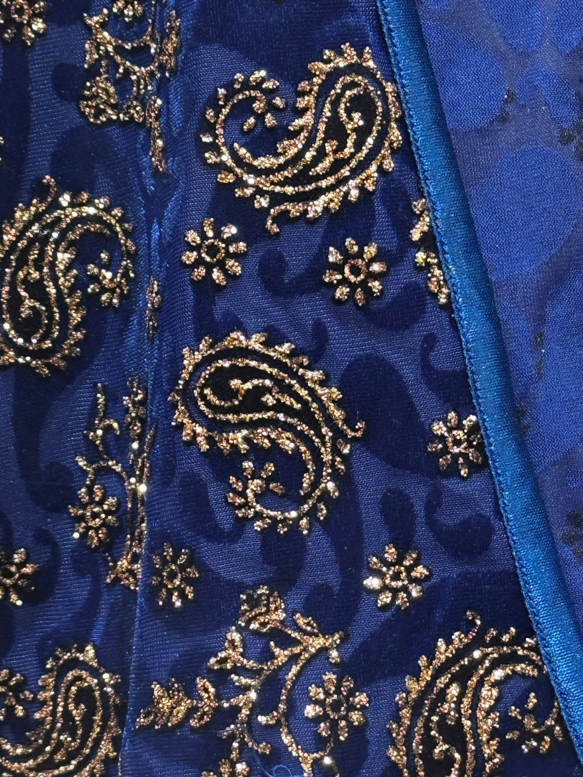 GILDED PAISLEY STRETCH VELVET SHRUG