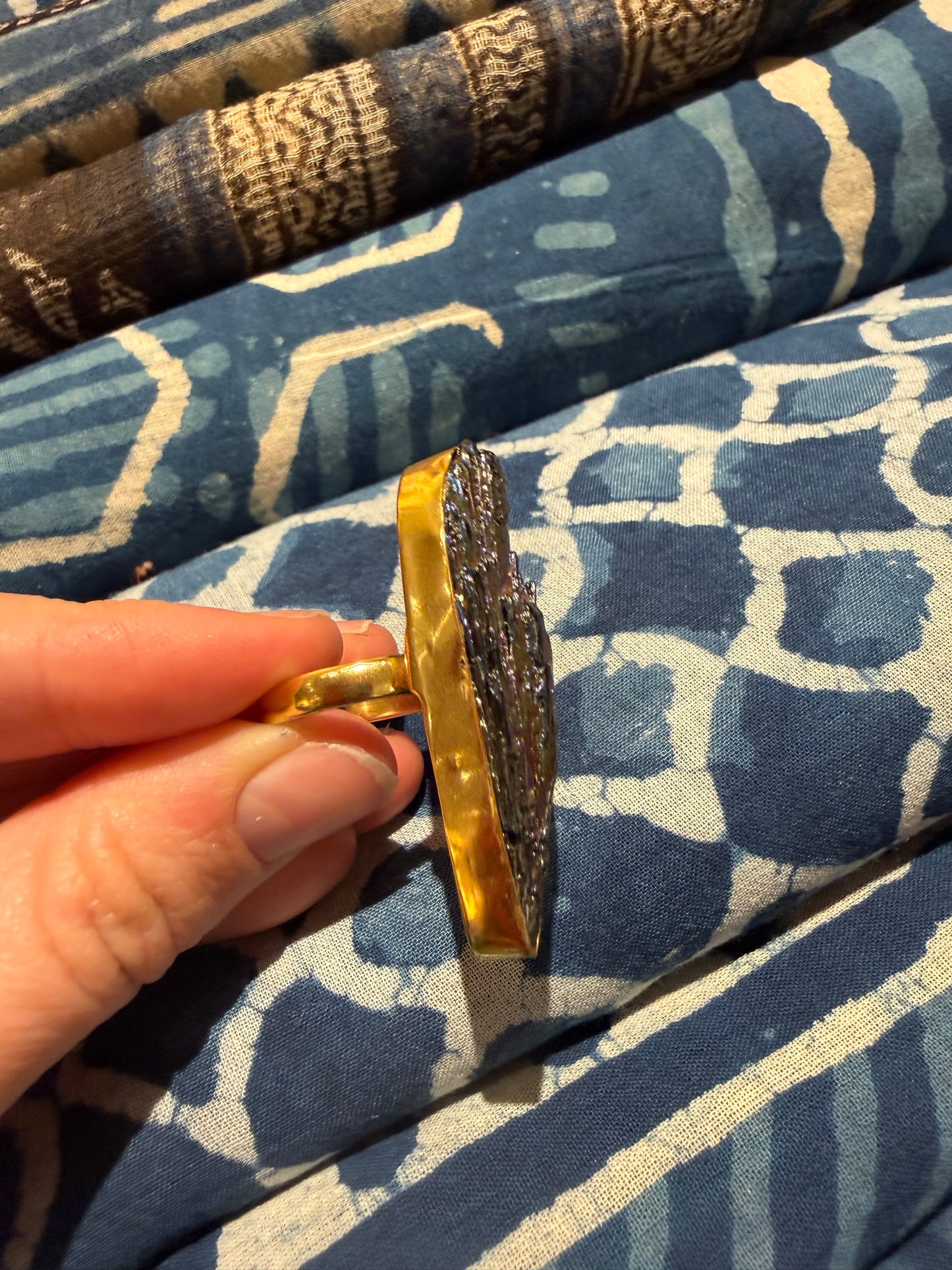 KYANITE LIGHTENING BOLT RING