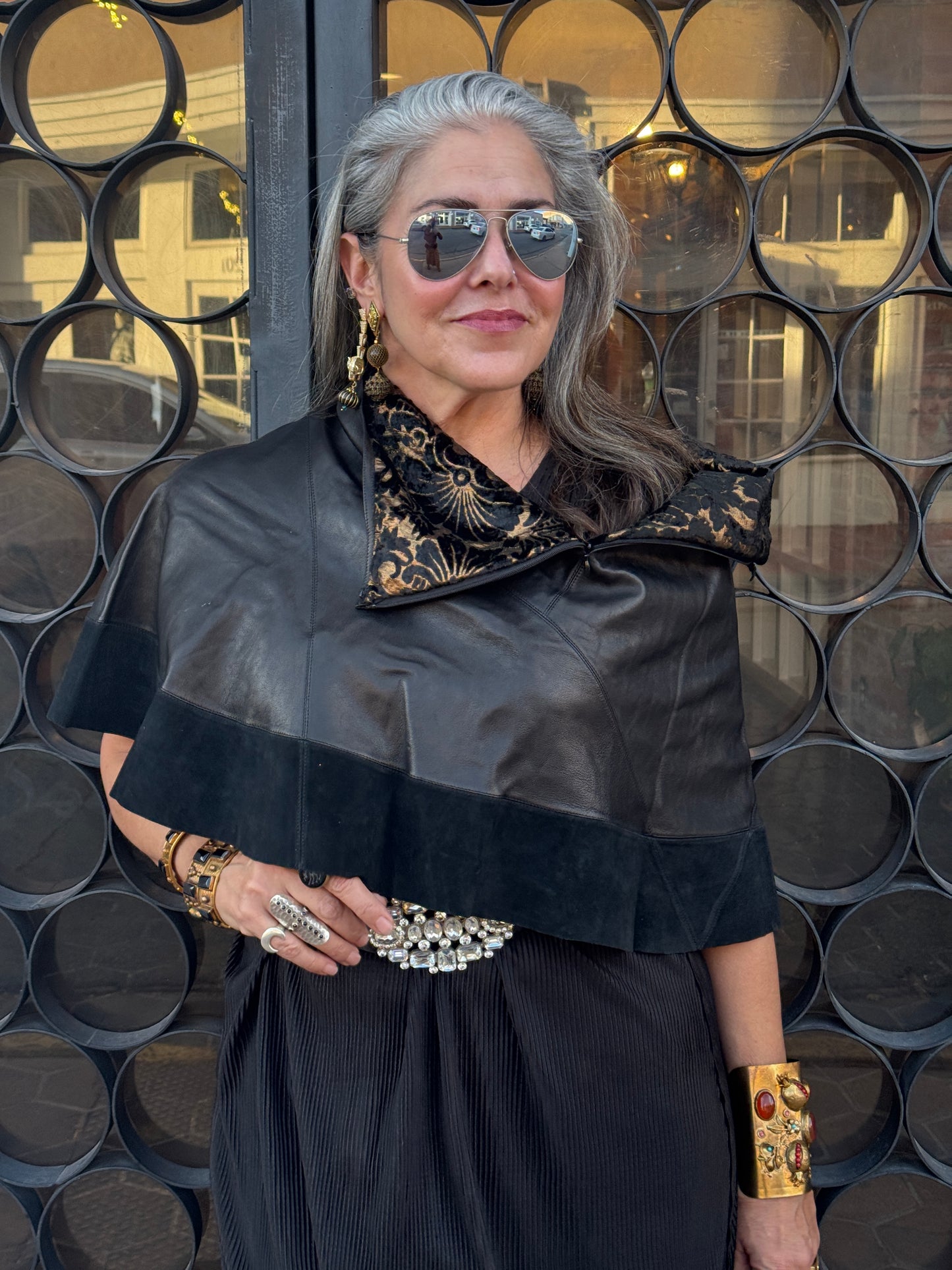 BLACK LEATHER CAPELET