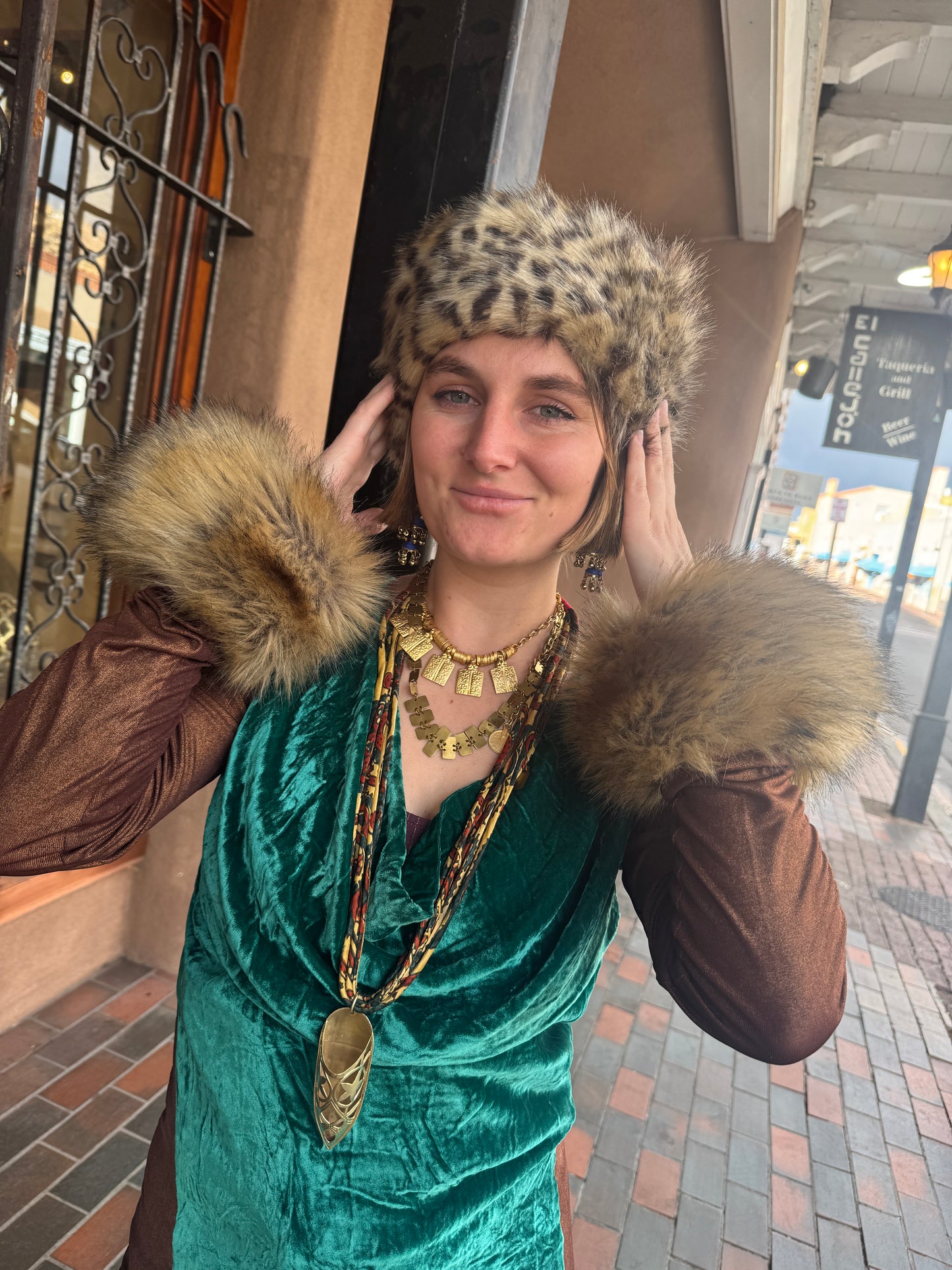 MONGOLIAN CURLY LAMB CUFFS