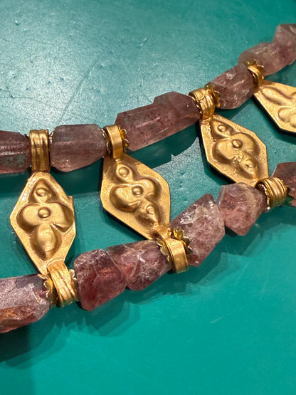 RHUBARB QUARTZ COLLAR NECKLACE