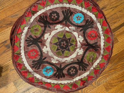 POUF SILK EMBROIDERED