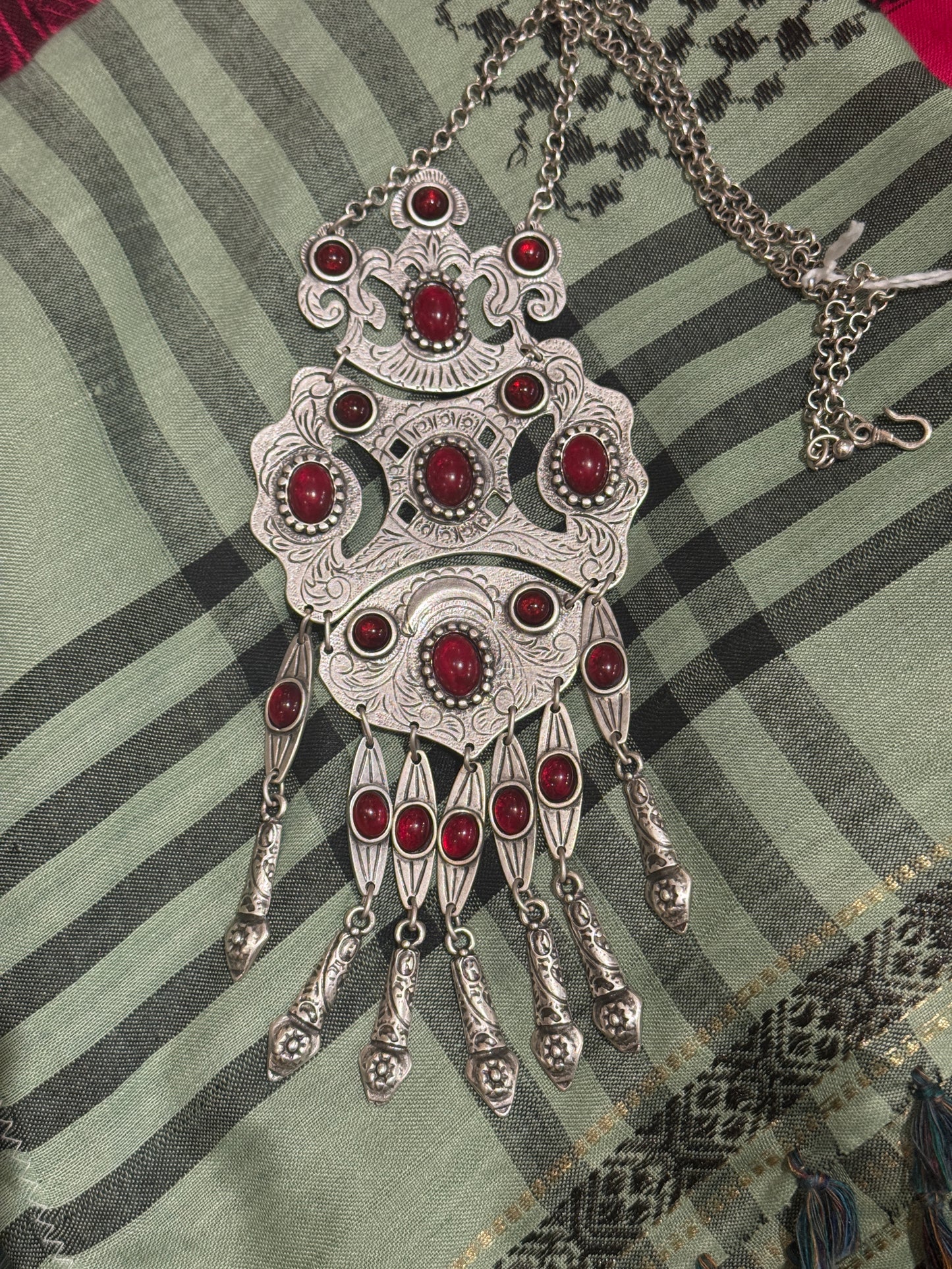 TURKISH DELIGHT SILVER BERRY RESIN NECKLACE