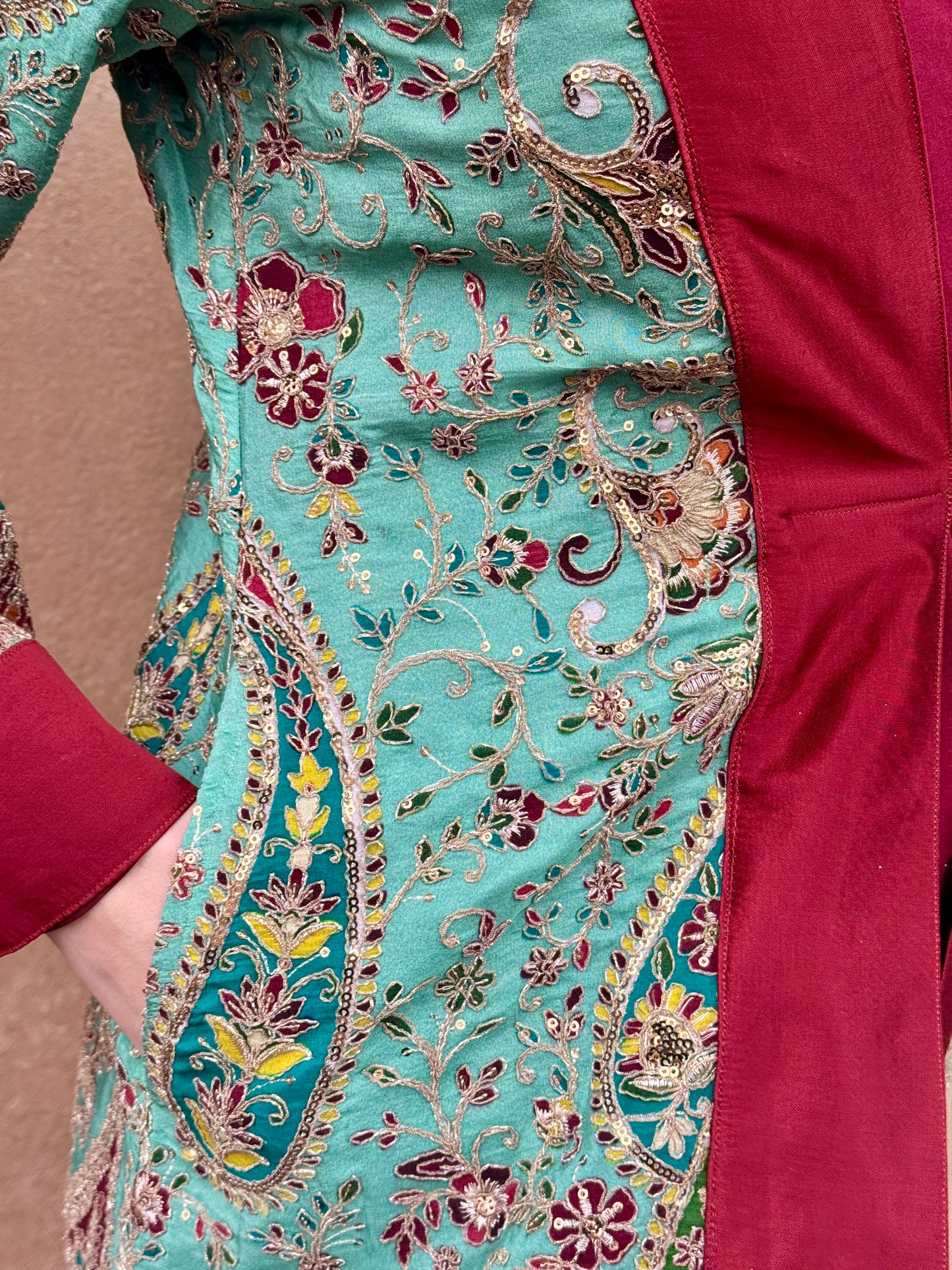 ROMANTIC GILDED AND EMBROIDERED SWING COAT