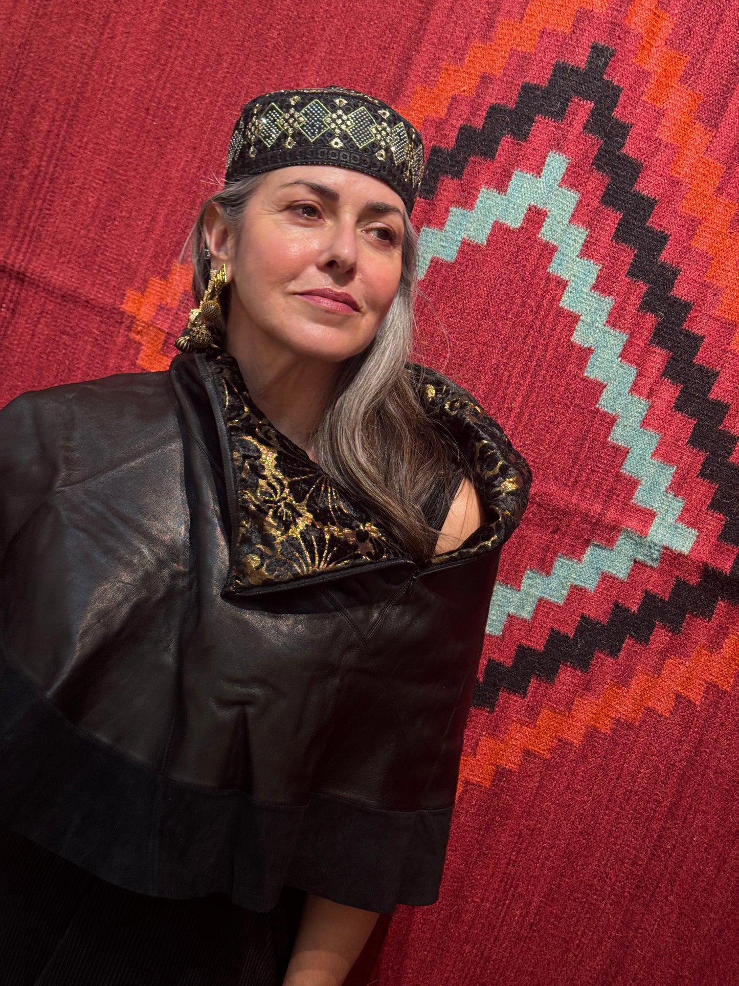 BLACK LEATHER CAPELET