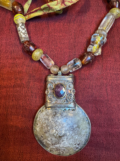 EXCAVATED ELEGANCE NECKPIECE