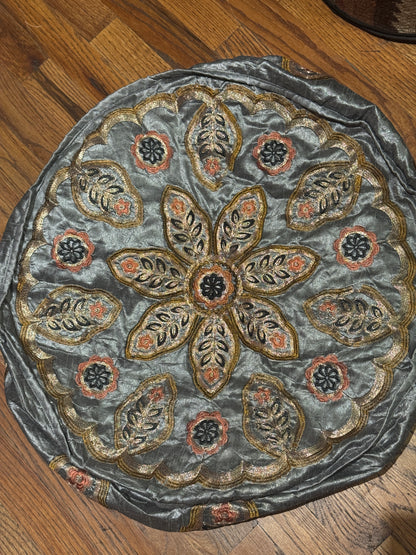POUF SILK EMBROIDERED