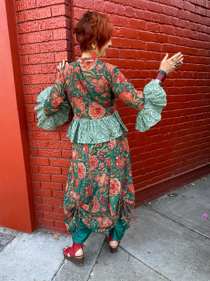 JUNGLE GREEN FLORAL RUFFLE TOP