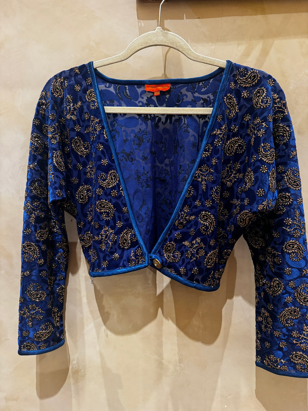 GILDED PAISLEY STRETCH VELVET SHRUG