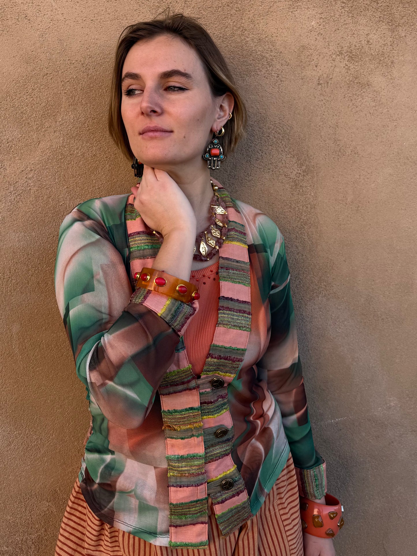 STRETCHY ABSTRACT PEACE BUTTON SHACKET