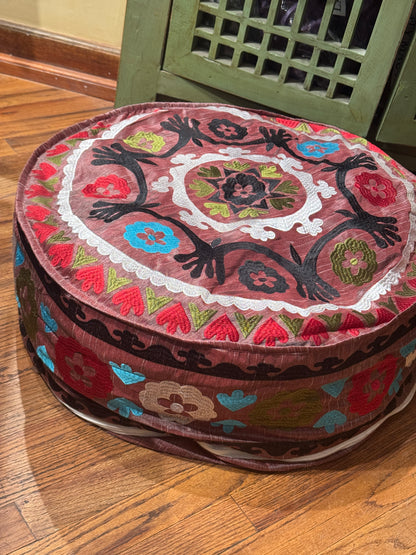 POUF SILK EMBROIDERED