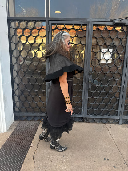 BLACK LEATHER CAPELET