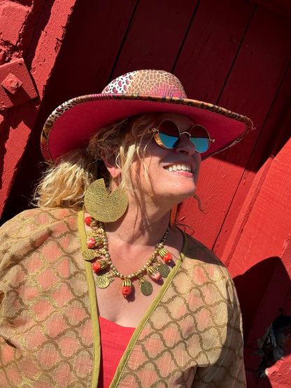 CORAL & GOLD COIN DIRTY PEARL NECKLACE