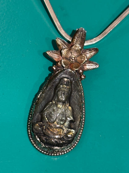 QUAN YIN HAND CARVED LABRADORITE PENDANT COLLAR NECKLACE
