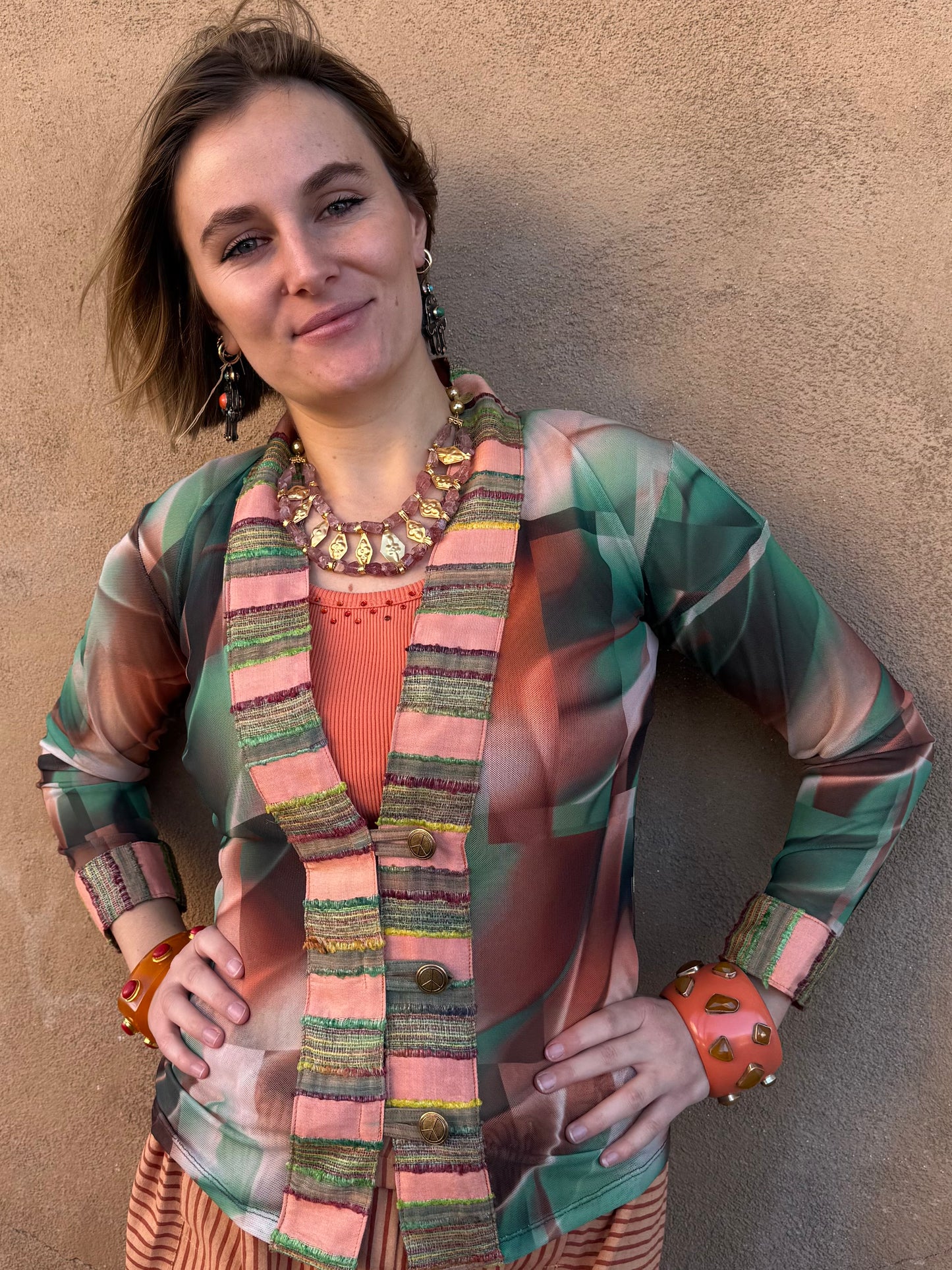 STRETCHY ABSTRACT PEACE BUTTON SHACKET