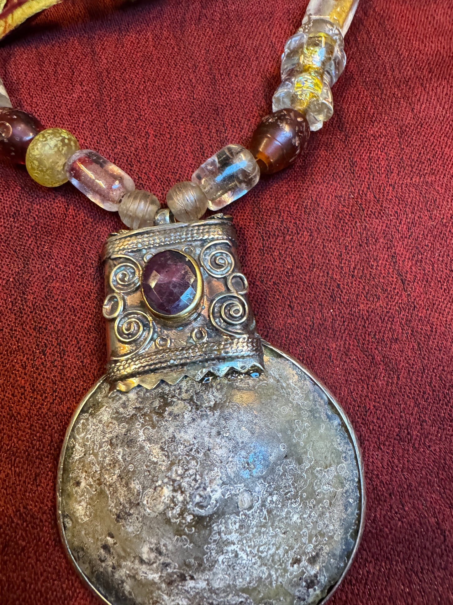 EXCAVATED ELEGANCE NECKPIECE