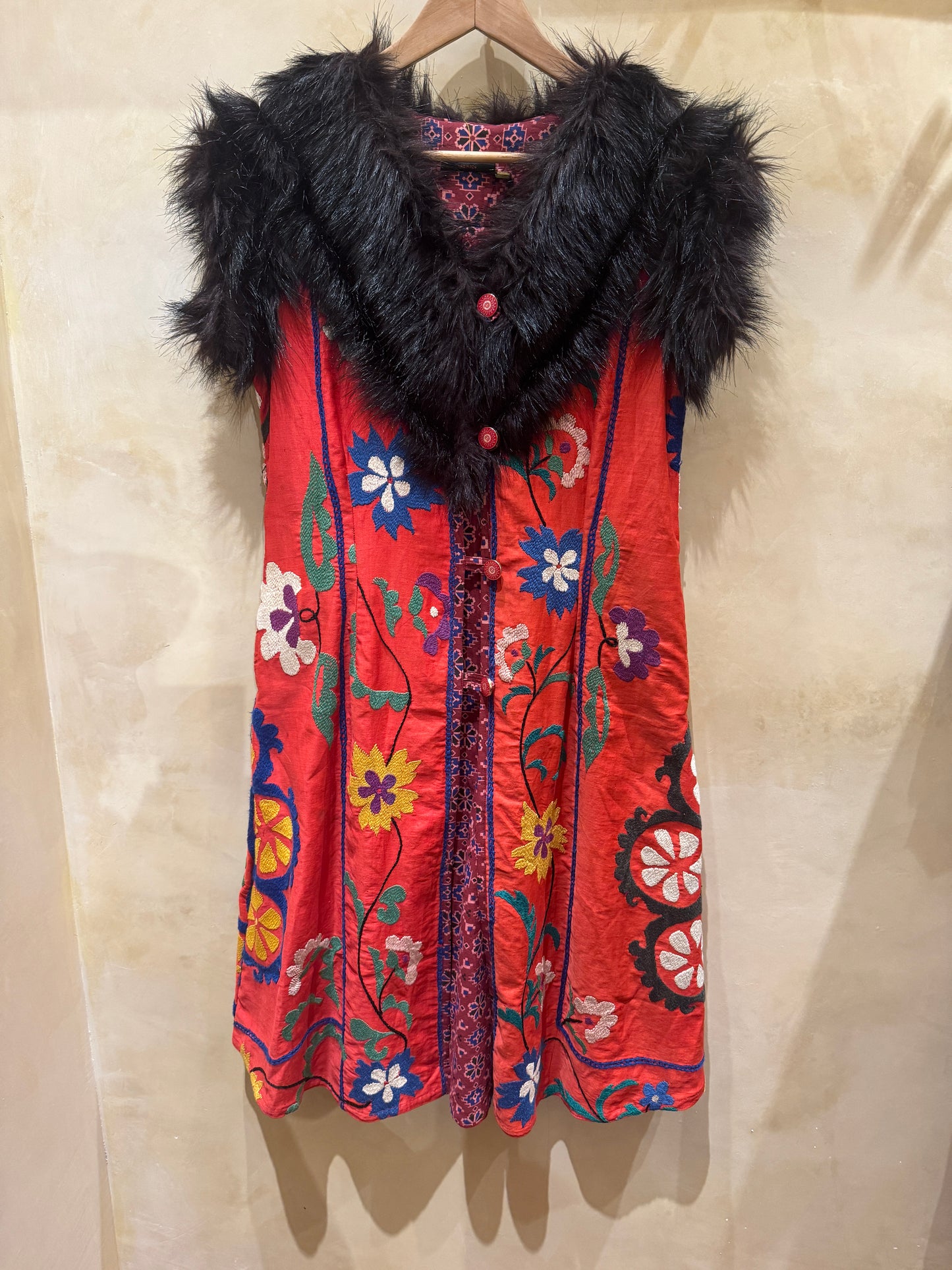 SANTA'S SUZANI VEST