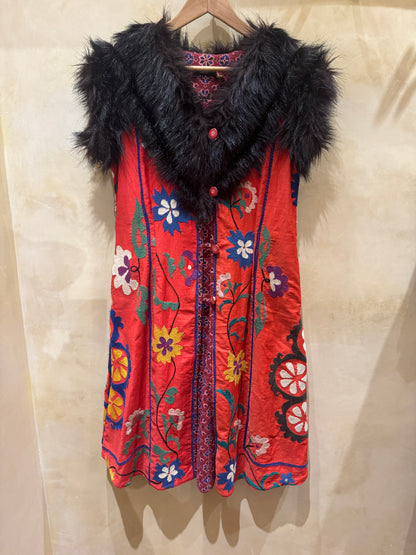 SANTA'S SUZANI VEST
