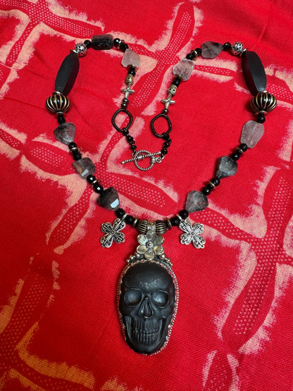 DARK SHADOWS SKULL NECKLACE