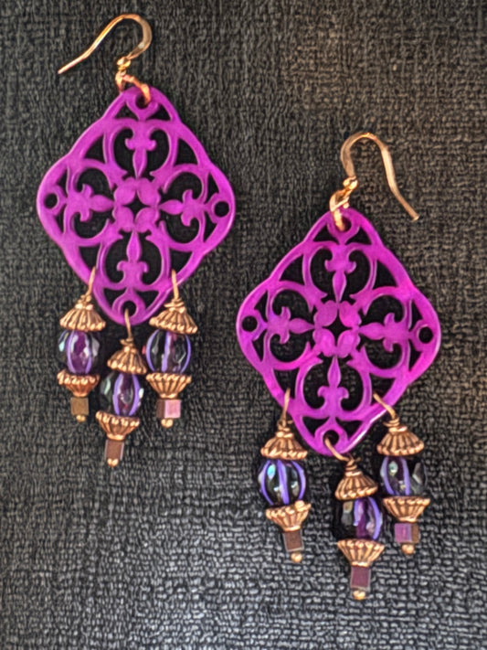 REGAL RESIN EARRINGS