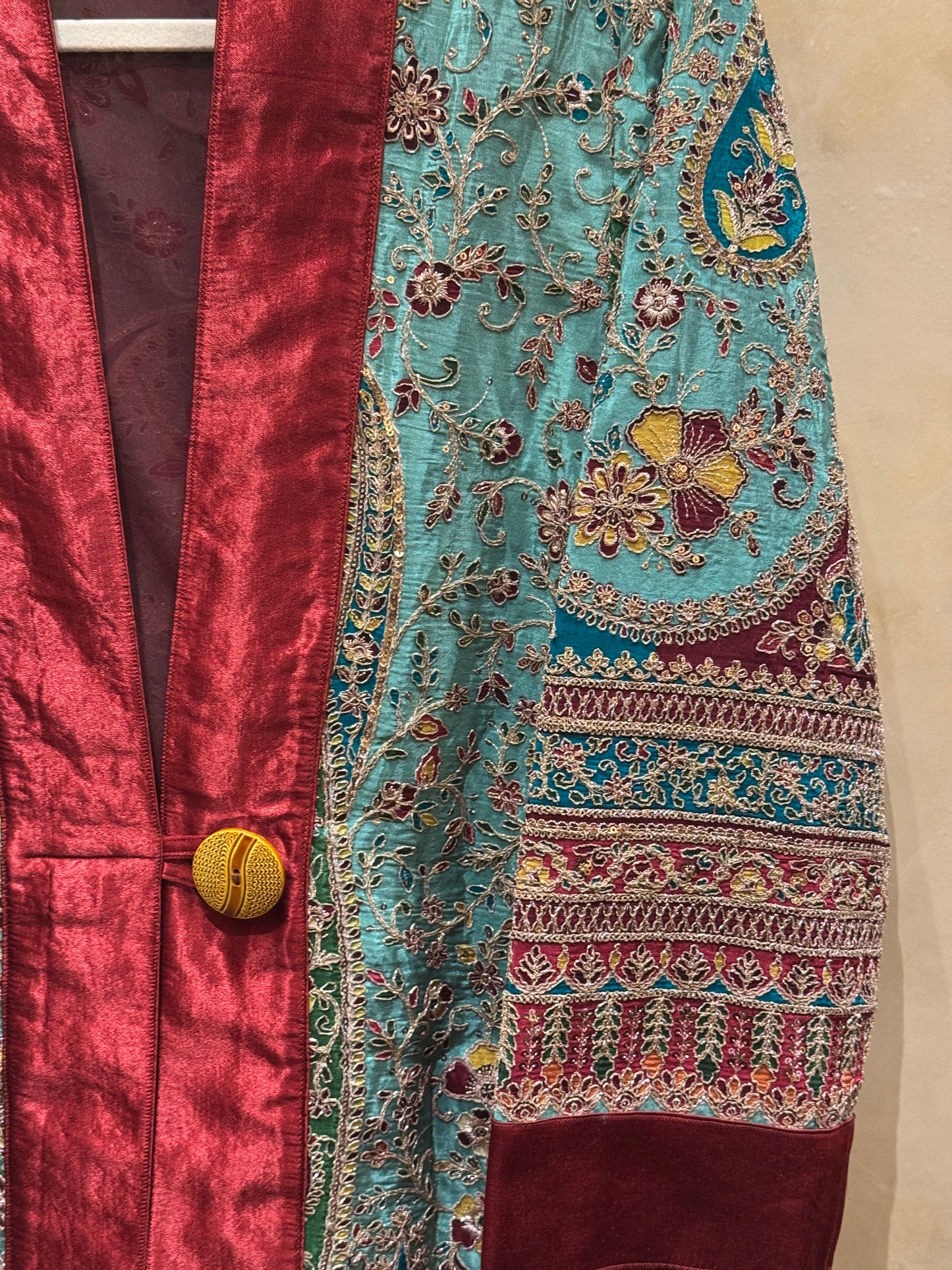 ROMANTIC GILDED AND EMBROIDERED SWING COAT