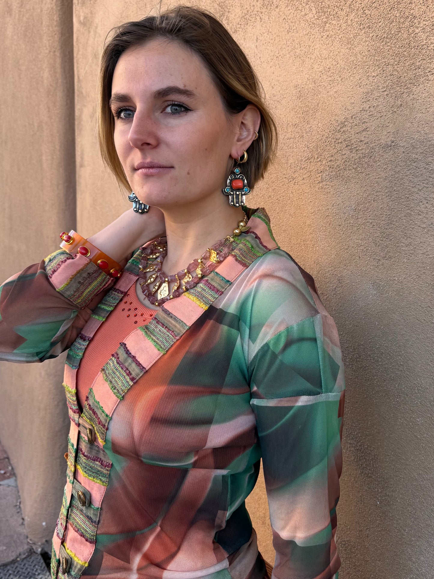 STRETCHY ABSTRACT PEACE BUTTON SHACKET