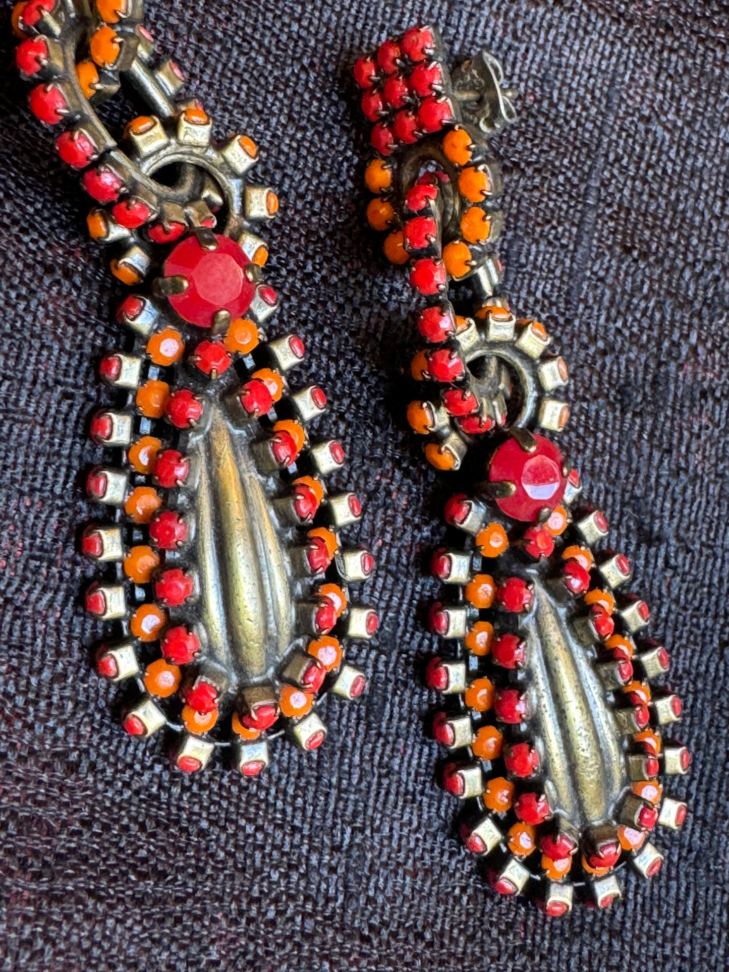 RICH RUSTIC RED STUDDED DROPS