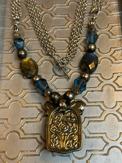 LABRADORITE FLASH QUANYIN NECKLACE