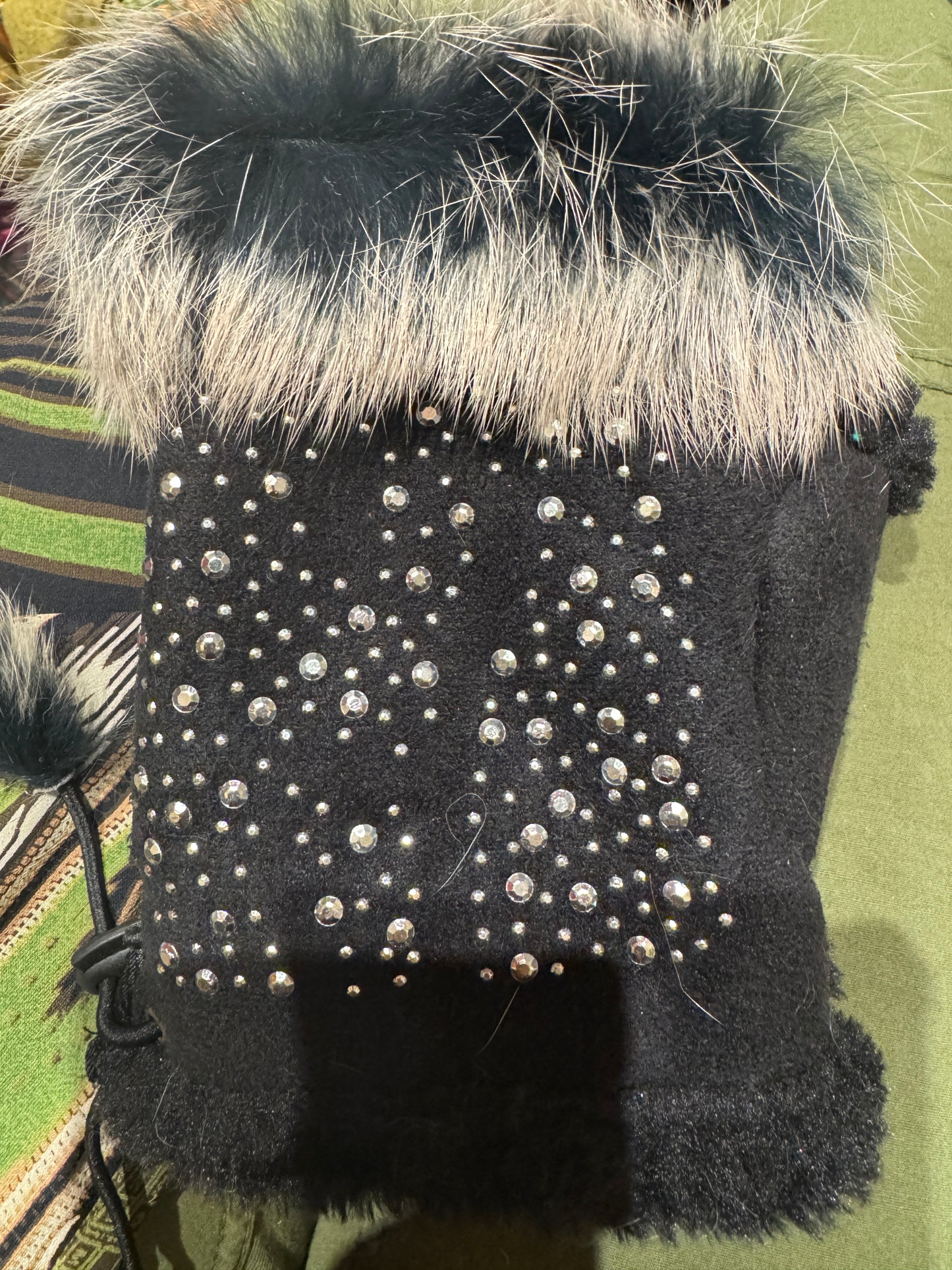 FINGERLESS & FURRYFUL GLOVES