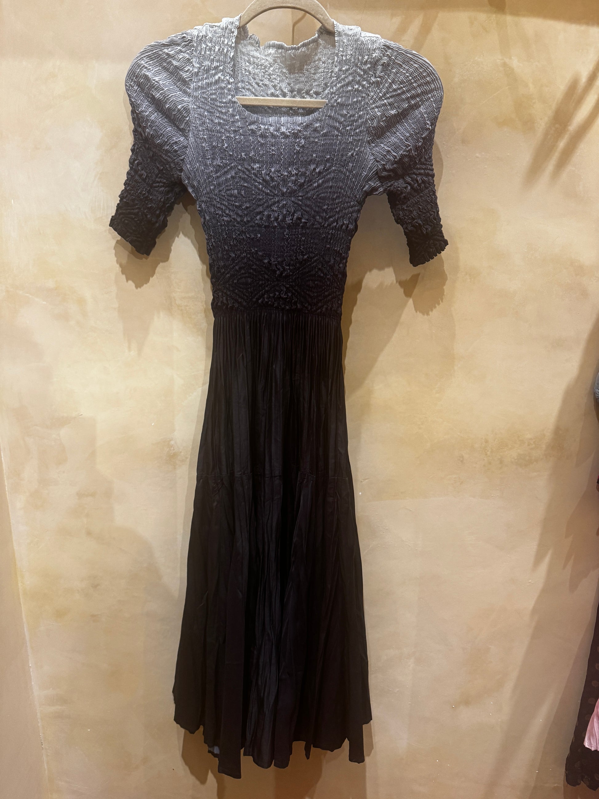 GENEVIEVE OMBRE SMOCK TOP DRESS – SERRAHNA