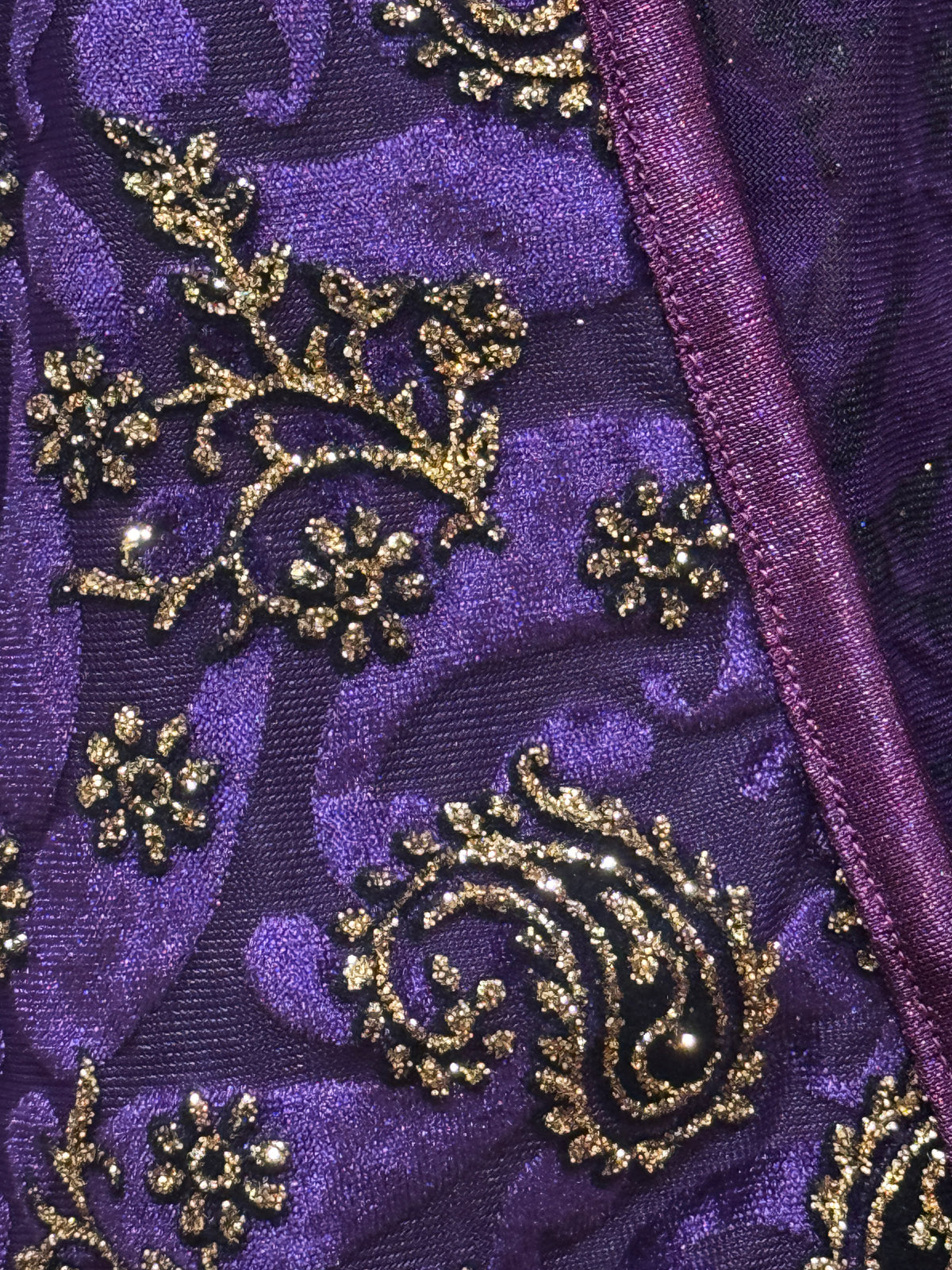 GILDED PAISLEY STRETCH VELVET SHRUG