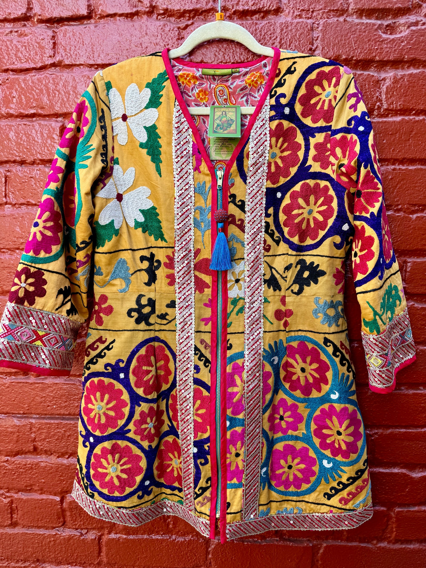 POWERFUL FLOWERFUL EMBROIDERED COAT