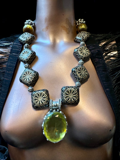 BLACK DIAMOND LIMON NECKLACE