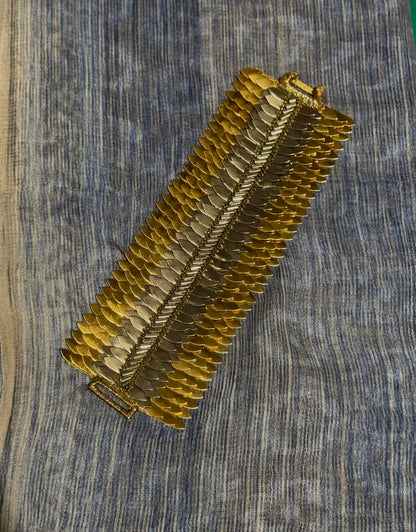 INTRICATE METAL FISH SCALE WRIST WRAPS